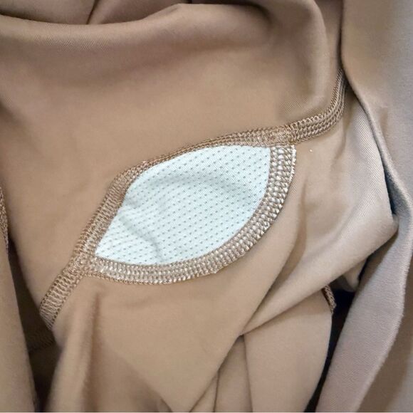 Athleta salutation stash pocket leggings - Picture 5 of 6